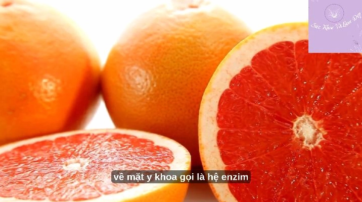 Thân hình thon gọn đáng mơ ước của cô gái trong bộ đồ bơi nhỏ xíu