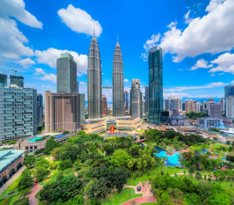 Thành phố chìm trong sương mù