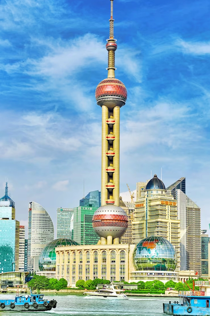 Tháp cao chót vót giữa rừng cao ốc