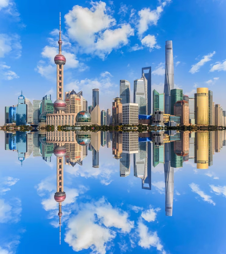 Tháp trong sương sớm