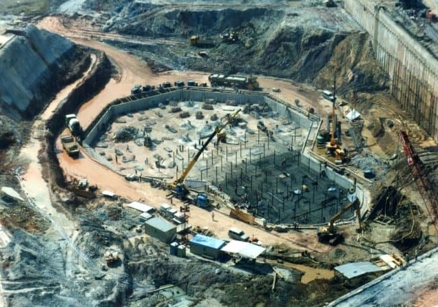 Thiết kế nội thất sang trọng bên trong khu mua sắm của tháp Petronas