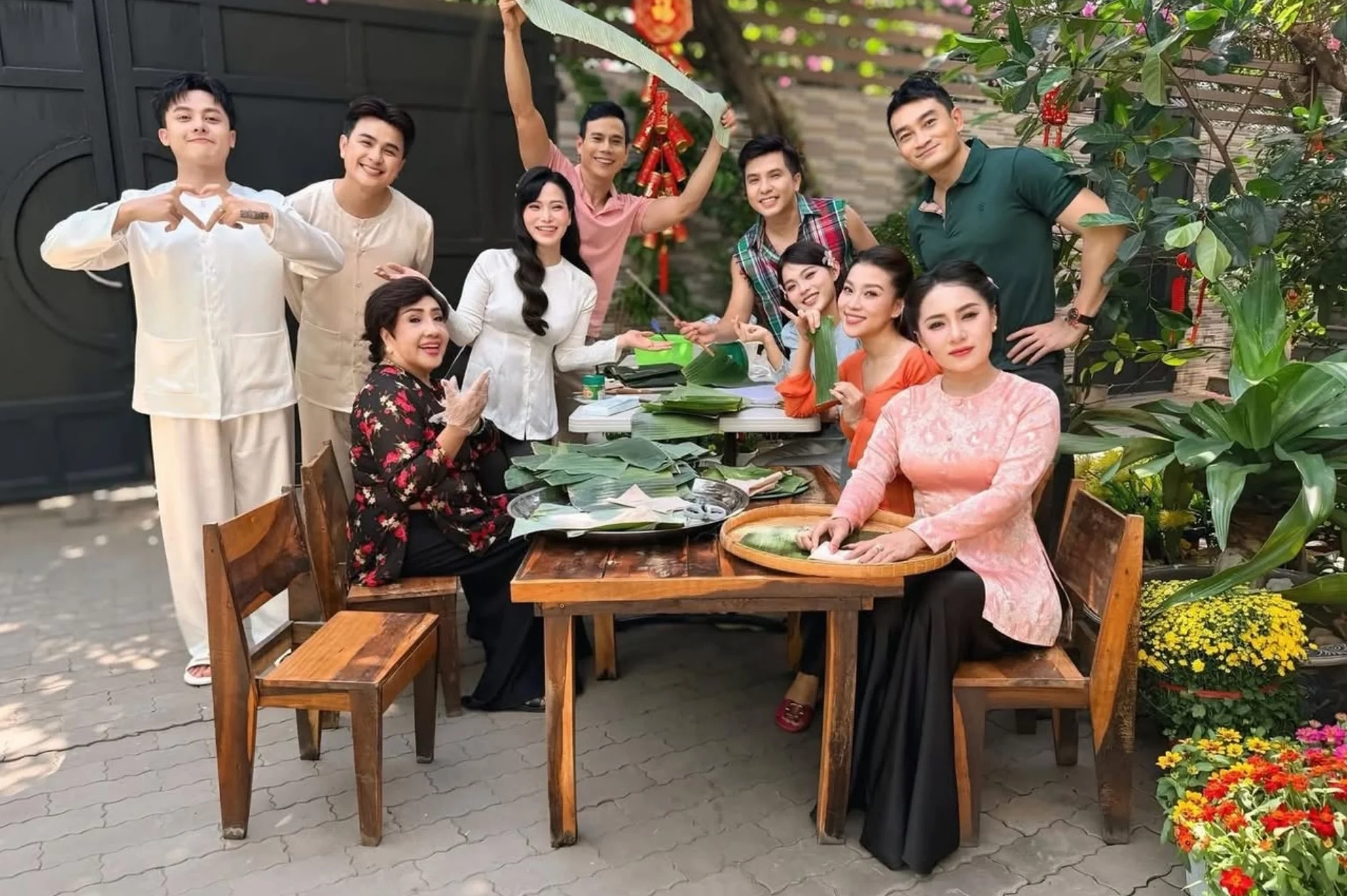 Thu Thảo khoe sắc