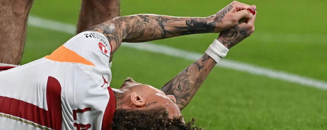 Tiền đạo của Galatasaray gặp chấn thương ngón tay cái và phải tiến hành phẫu thuật