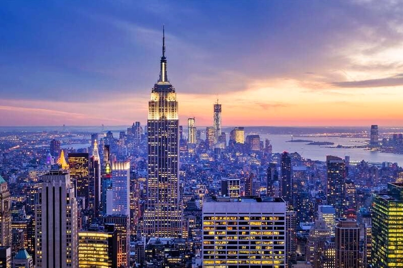 Tòa nhà Empire State chìm trong sương mù huyền ảo