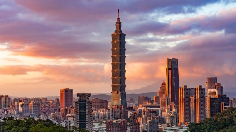 Tòa tháp Taipei 101 hiện lên đầy uy nghi và tráng lệ biểu tượng vững chắc của du lịch Đài Loan