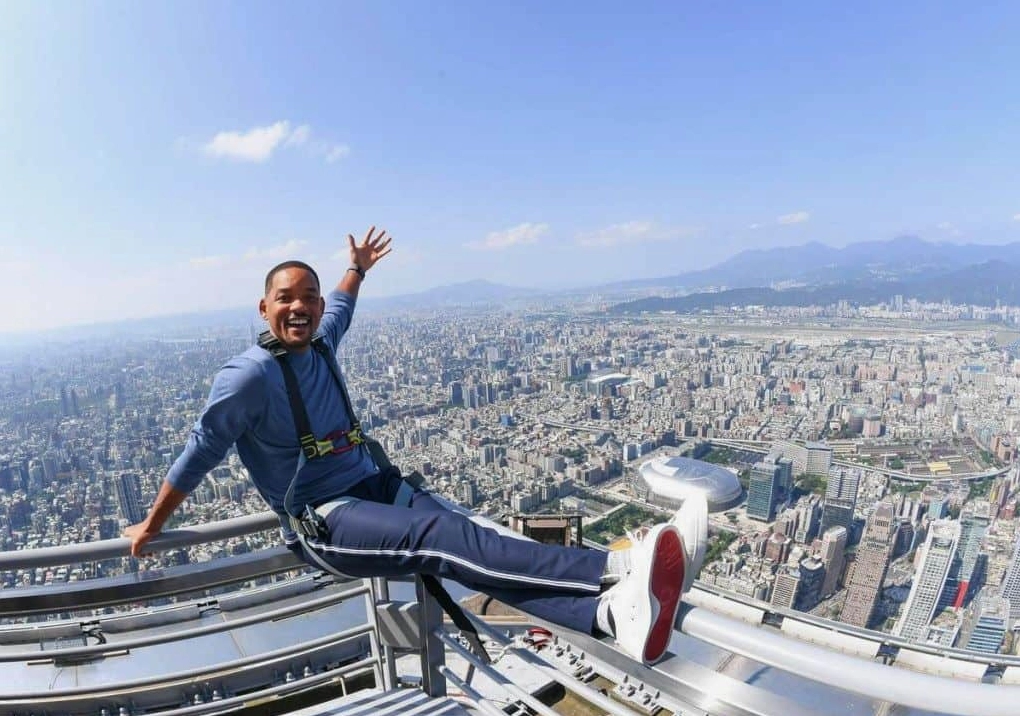 Toàn cảnh tòa tháp Taipei 101 nổi bật giữa bức tranh đô thị hiện đại của Đài Loan