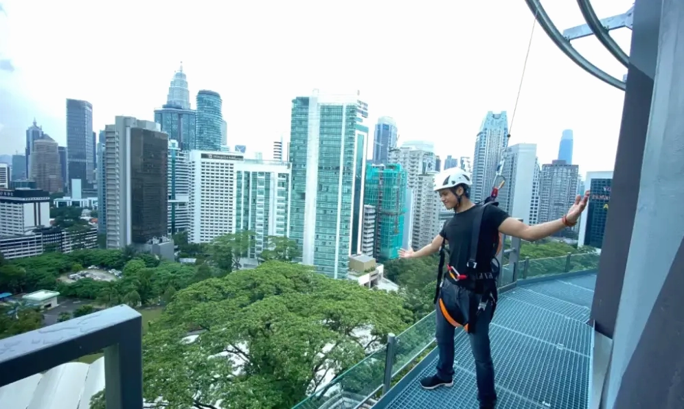 Tower Walk mạo hiểm