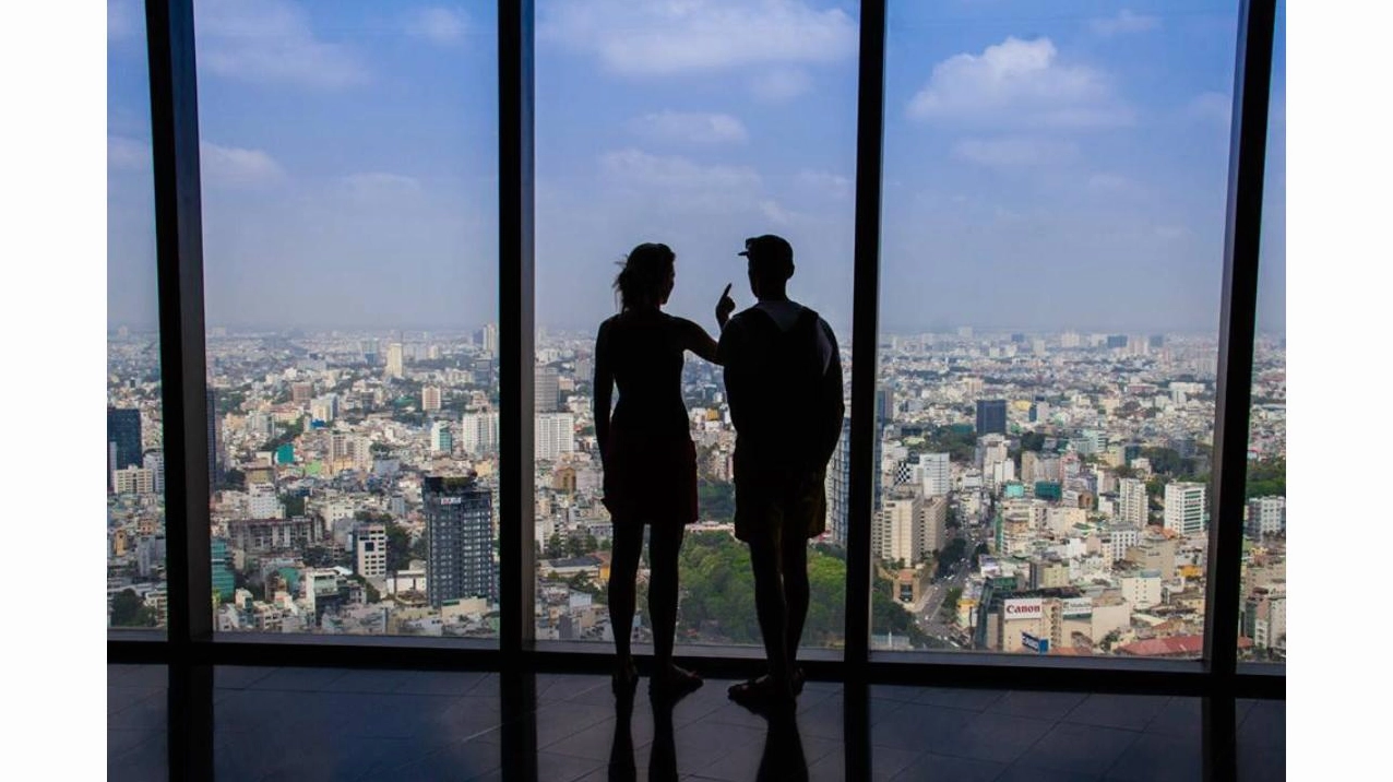Trải nghiệm ngắm nhìn toàn cảnh thành phố từ đài quan sát Saigon Skydeck