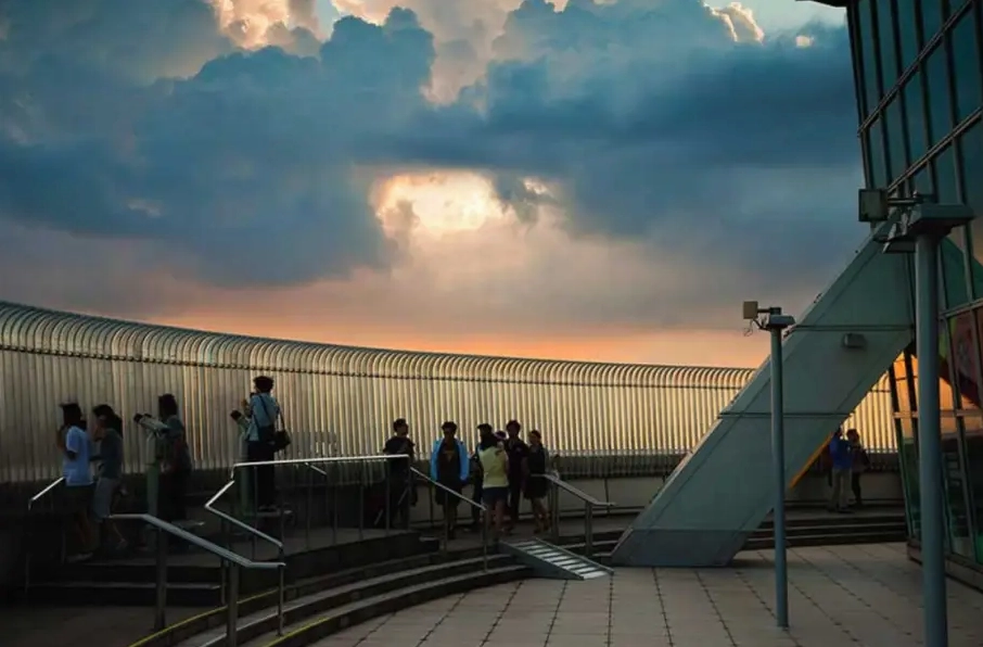 Trải nghiệm ngoạn mục tại đài quan sát ngoài trời của tòa tháp Taipei 101