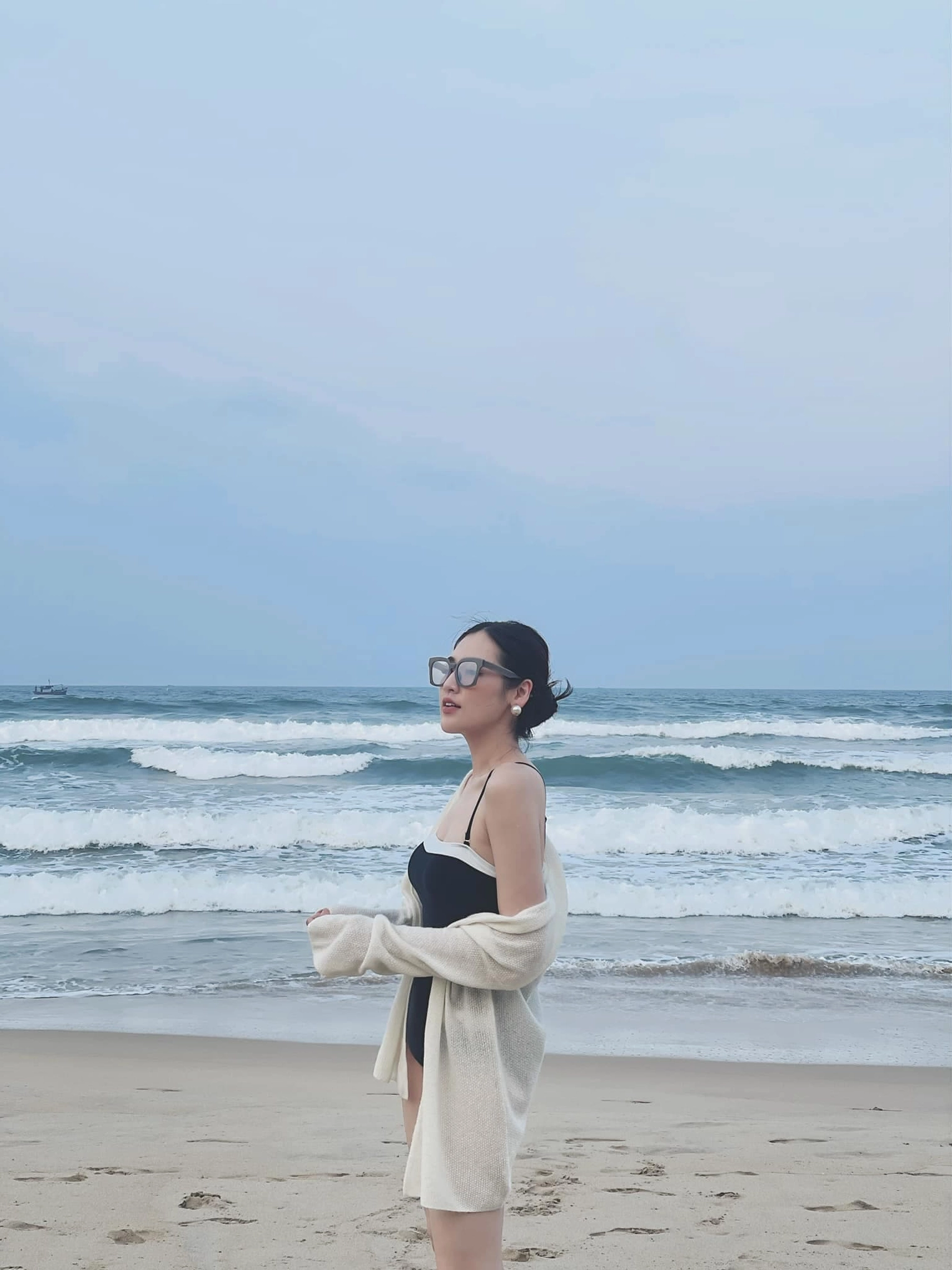 Tú Anh thanh lịch và nữ tính với gu thời trang tinh tế