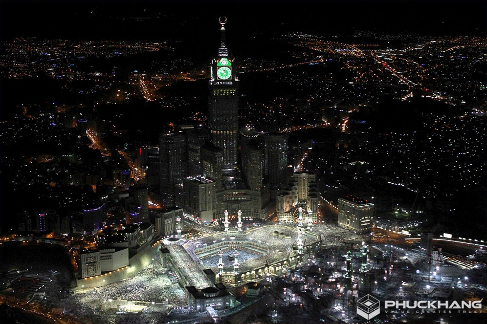 Vẻ đẹp huyền bí của Tháp đồng hồ Abraj Al Bait