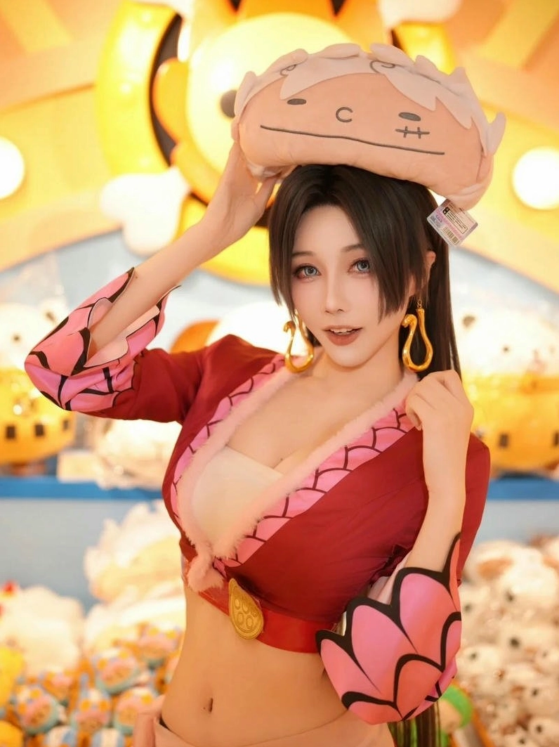 Vẻ đẹp lung linh trong từng khoảnh khắc hóa trang