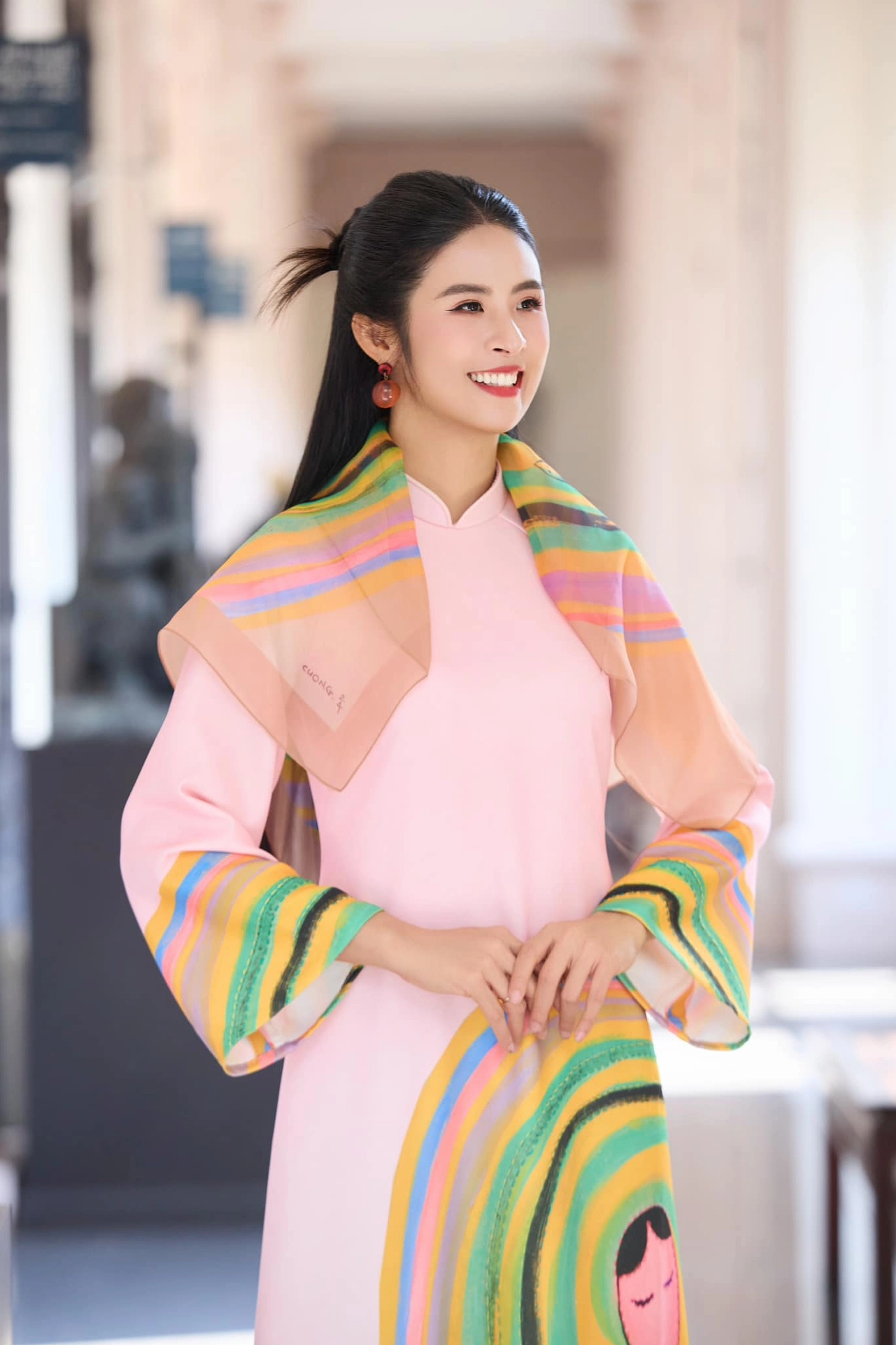 Vẻ đẹp năng động và tự tin của đặng ngọc hân đời thường