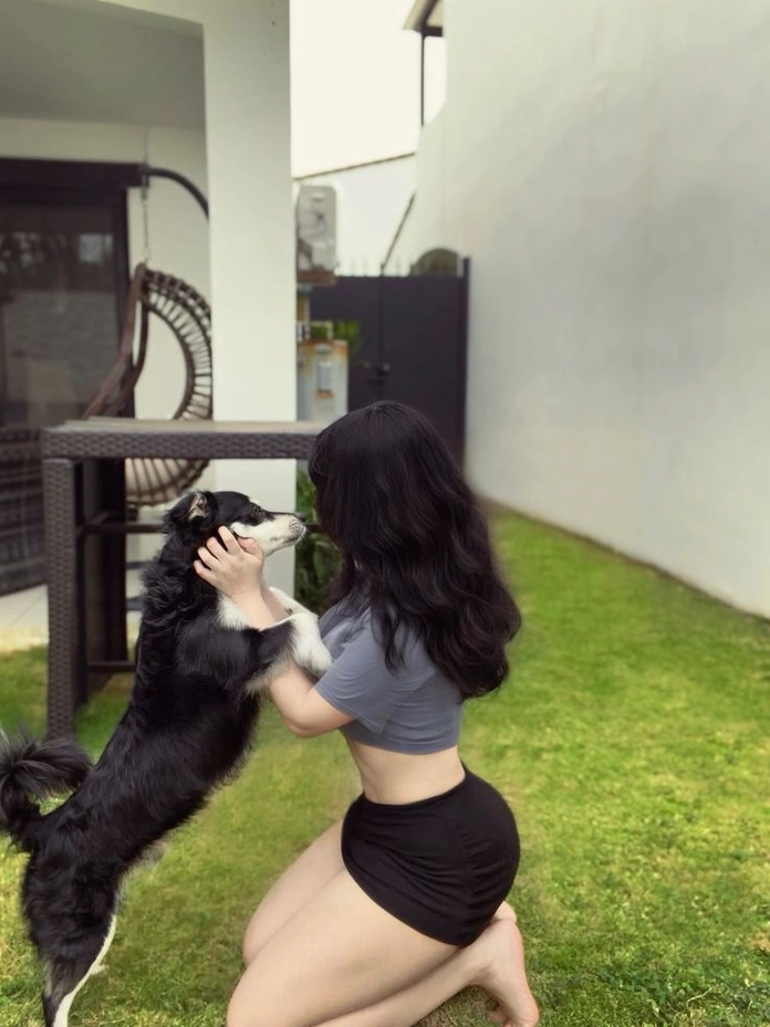 Vẻ đẹp tinh tế toát ra từ vóc dáng ngọc ngà