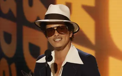 Những bức ảnh Bruno Mars chưa từng được công bố trước đây