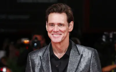 Bộ ảnh Jim Carrey hiếm hoi gây chấn động mạng xã hội