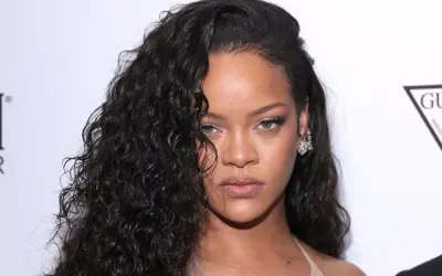 Ảnh Rihanna nóng bỏng gây bão truyền thông toàn cầu