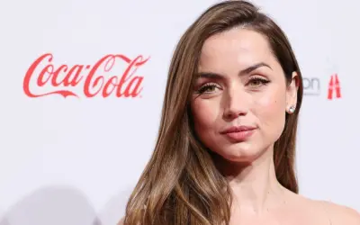 Ảnh Ana de Armas tỏa sáng mọi khoảnh khắc trên màn ảnh