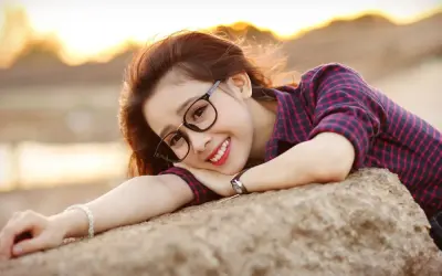 Bộ hình nền gái k7 đeo kính cho điện thoại cực dễ thương
