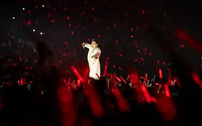 Hình ảnh Isaac phong cách đa dạng gây bùng nổ mạng