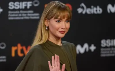 Ảnh Jennifer Lawrence khoe phong cách thời trang sang trọng