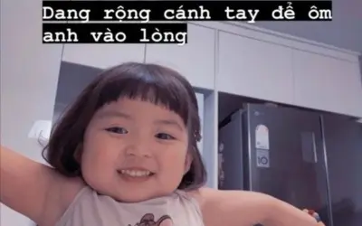 Meme ôm dễ thương lan tỏa cảm xúc yêu thương