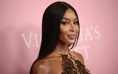 Ảnh Naomi Campbell khoe sắc trong các sàn diễn đỉnh cao