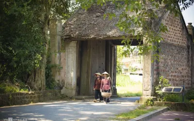 Phong cảnh làng cổ Đường Lâm lưu giữ văn hóa truyền thống