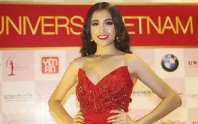 Trọn bộ hình ảnh Lệ Hằng bikini khoe dáng nóng bỏng rực rỡ