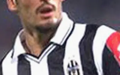 Hành trình sân cỏ của hậu vệ Gianluca Zambrotta dưới góc nhìn chuyên gia