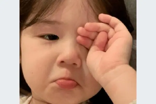 Meme sad đầy cảm xúc khiến ai xem cũng phải suy ngẫm