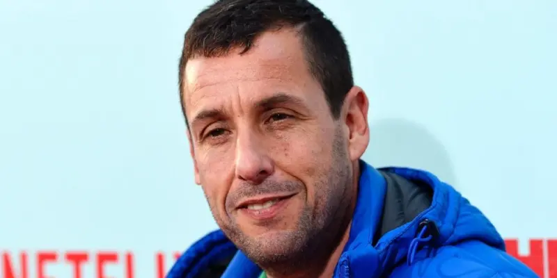 Ảnh Adam Sandler cực hiếm khiến fan đứng ngồi không yên