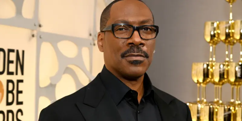 Hé lộ ảnh Eddie Murphy hiếm hoi từ sân khấu đến đời thường