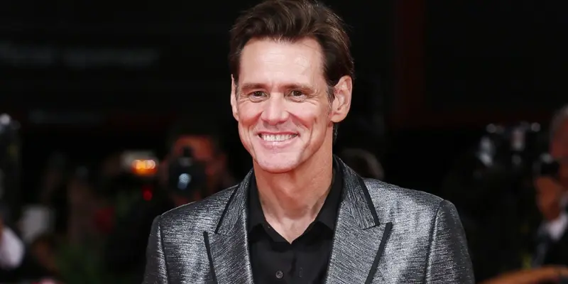 Bộ ảnh Jim Carrey hiếm hoi gây chấn động mạng xã hội