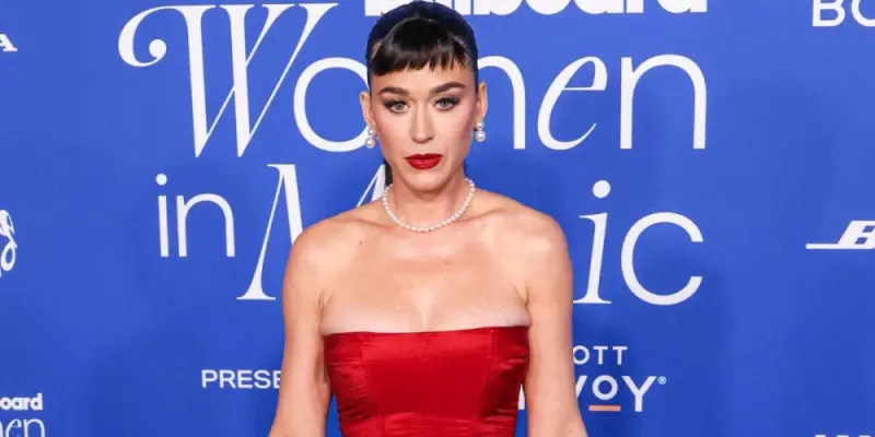 Những bức ảnh Katy Perry chưa từng công bố gây bất ngờ