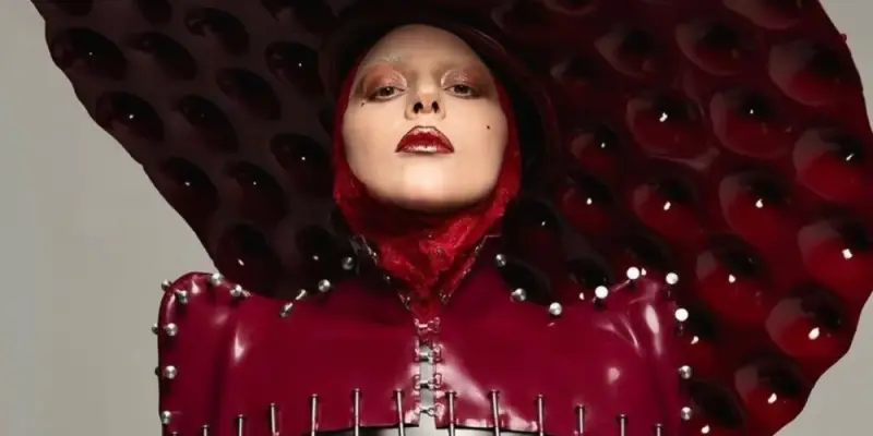 Bộ ảnh Lady Gaga đầy táo bạo làm khán giả choáng ngợp