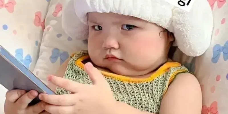 Bộ sưu tập em bé meme siêu đáng yêu và hài hước