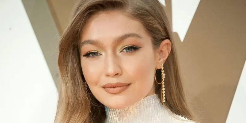 Bộ ảnh Gigi Hadid nóng bỏng khiến giới mộ điệu phát cuồng