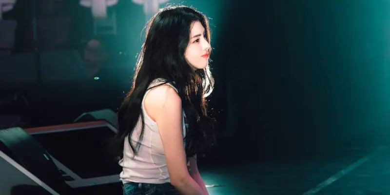 Tuyển chọn ảnh Han So-hee phong cách đa dạng cuốn hút