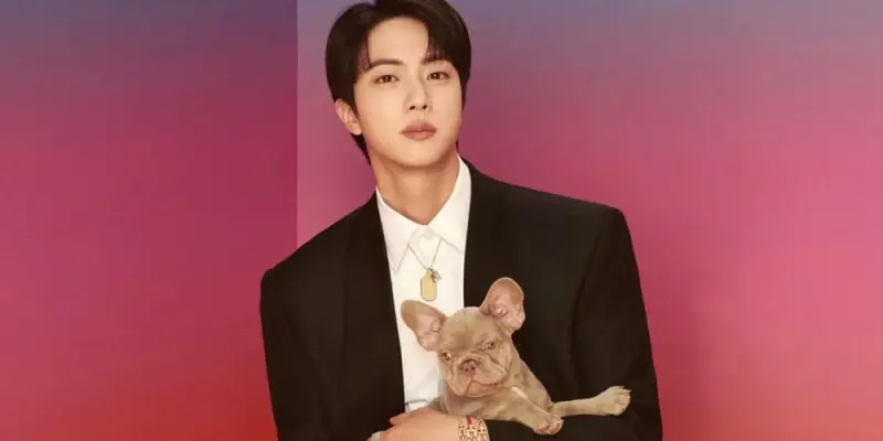 Khám phá ảnh Jin (BTS) siêu điển trai khiến fan ngất ngây