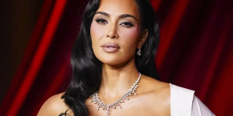 Ảnh Kim Kardashian chứng minh đẳng cấp ngôi sao toàn cầu