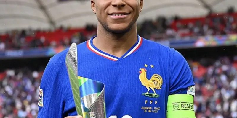 Chiêm ngưỡng ảnh Kylian Mbappé phong cách ấn tượng