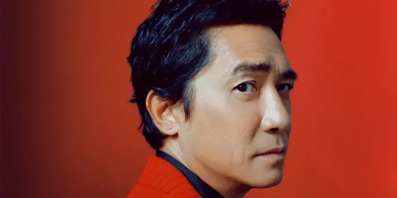 Ảnh Lương Triều Vỹ phong cách điển trai khiến fan mê mẩn