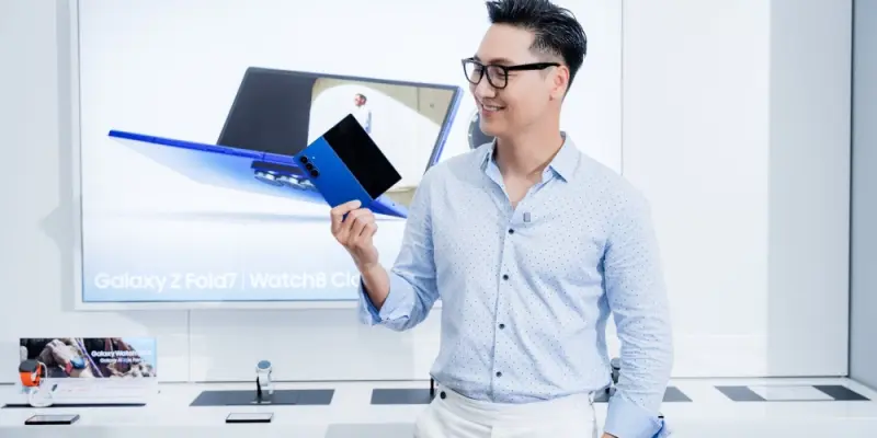 Loạt ảnh Mạnh Trường phong cách lãng tử khiến fan phát sốt