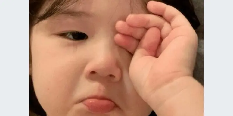 Meme sad đầy cảm xúc khiến ai xem cũng phải suy ngẫm