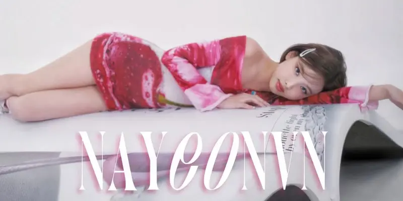 Bộ ảnh Nayeon (TWICE) khoe thần thái sang chảnh đỉnh cao