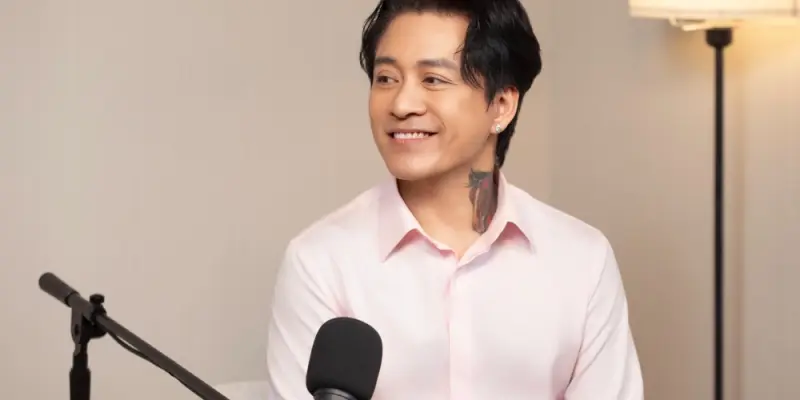 Ngắm ảnh Tuấn Hưng lịch lãm và phong độ khiến fan mê mẩn