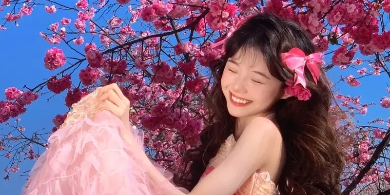 Bộ ảnh gái xinh bên hoa dịu dàng thu hút mọi ánh nhìn