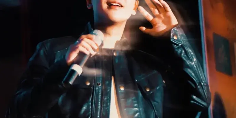 Ngắm trọn bộ ảnh Quân AP cực điển trai và cuốn hút