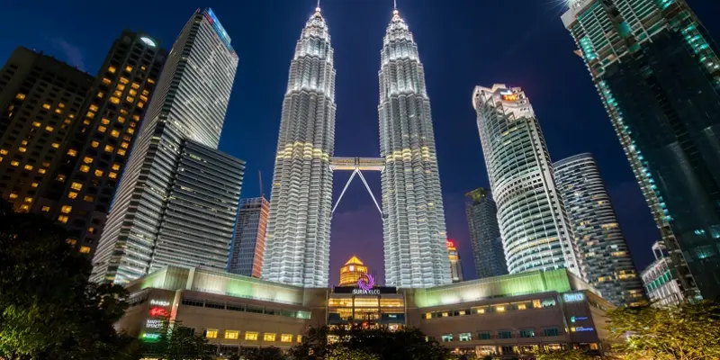Bí ẩn đằng sau vẻ đẹp của ảnh Petronas Twin Towers cao chọc trời